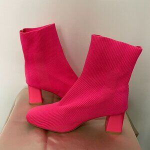 NWOT Barbie Pink Knit Stretch Ankle Boots Size 8.5/9 EU 39